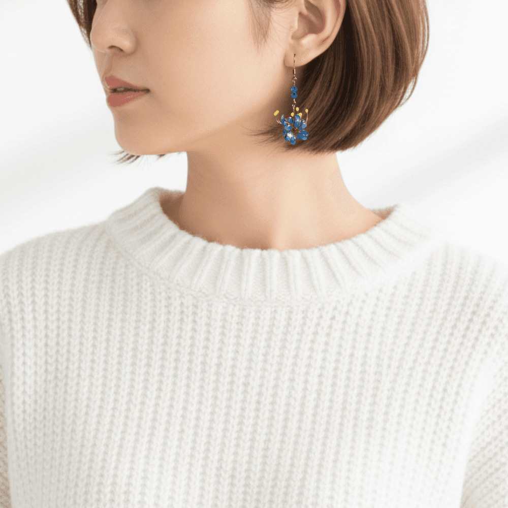 【彼岸花／曼珠沙華】ピアス サージカルステンレス／青い2粒のストーン／レジン×ワイヤー／幻想的な青／和装／受注製作 | 4枚目